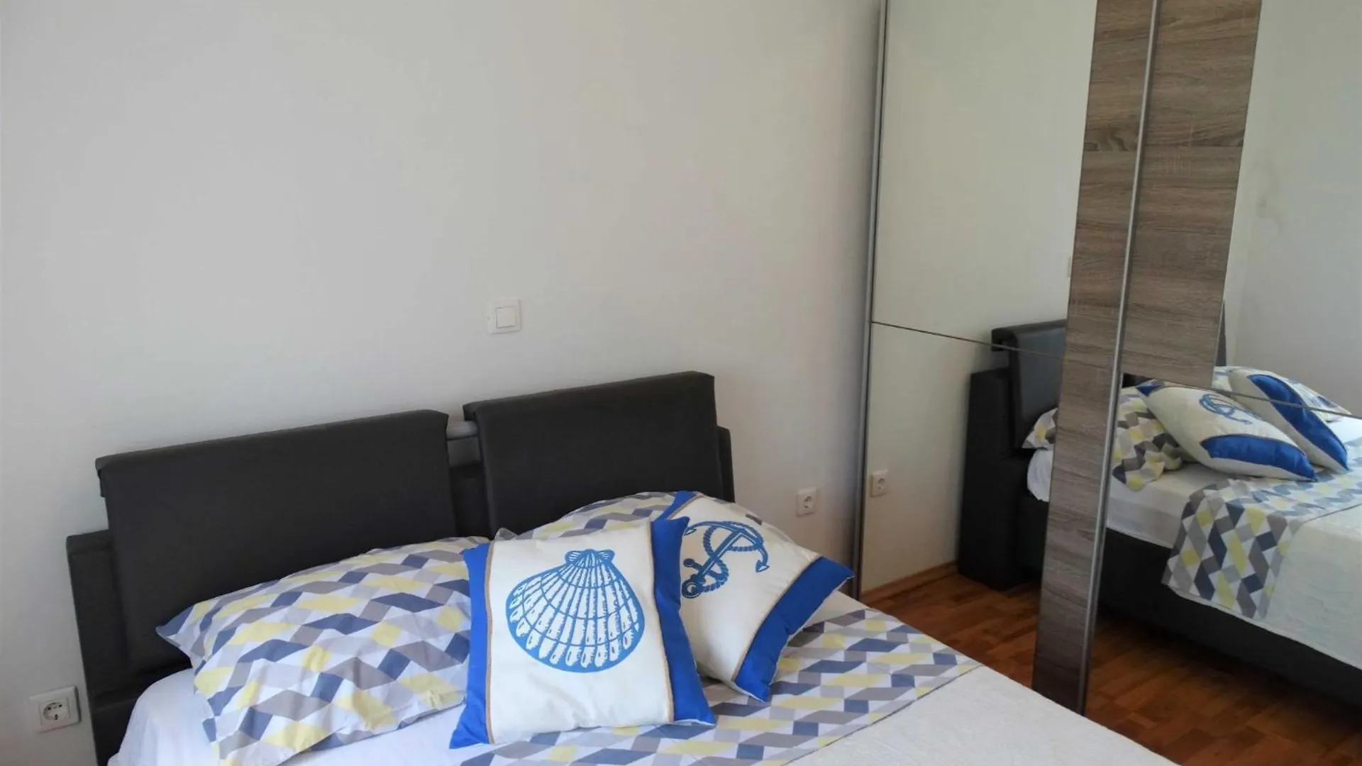 S Sea Apartment With Sea View And Balcony Crikvenica Croatia